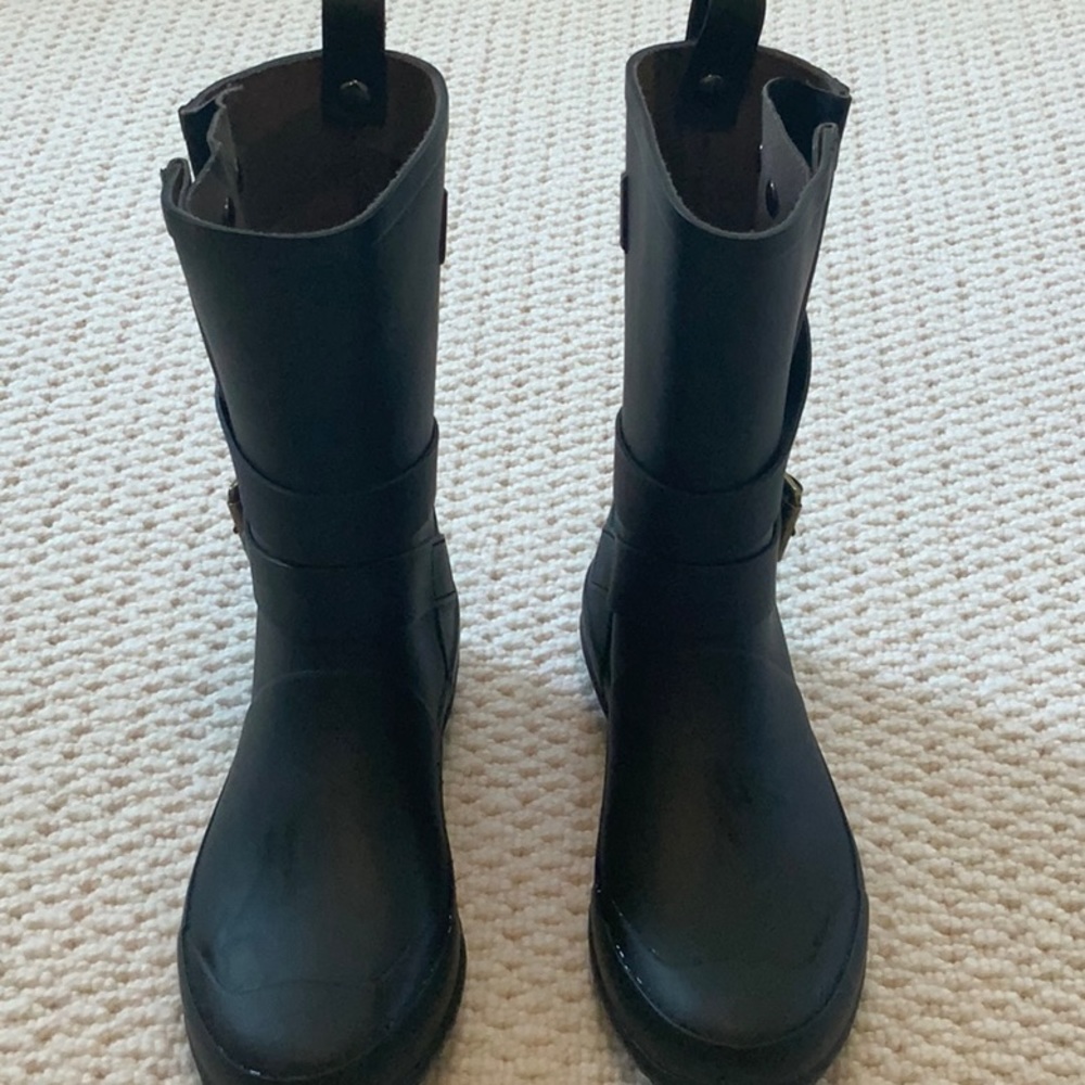 Burberry rain boots - Picture 2 of 11